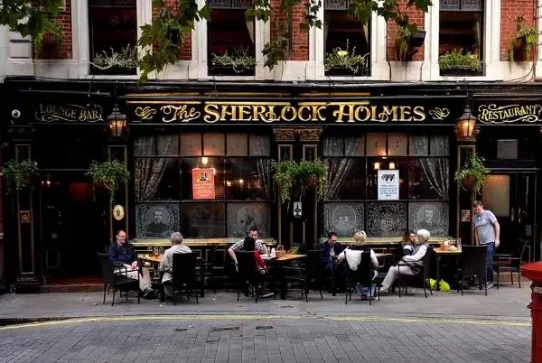 TOURISME | Visiter le Pub de Sherlock Holmes, toujours mieux que le Musée !